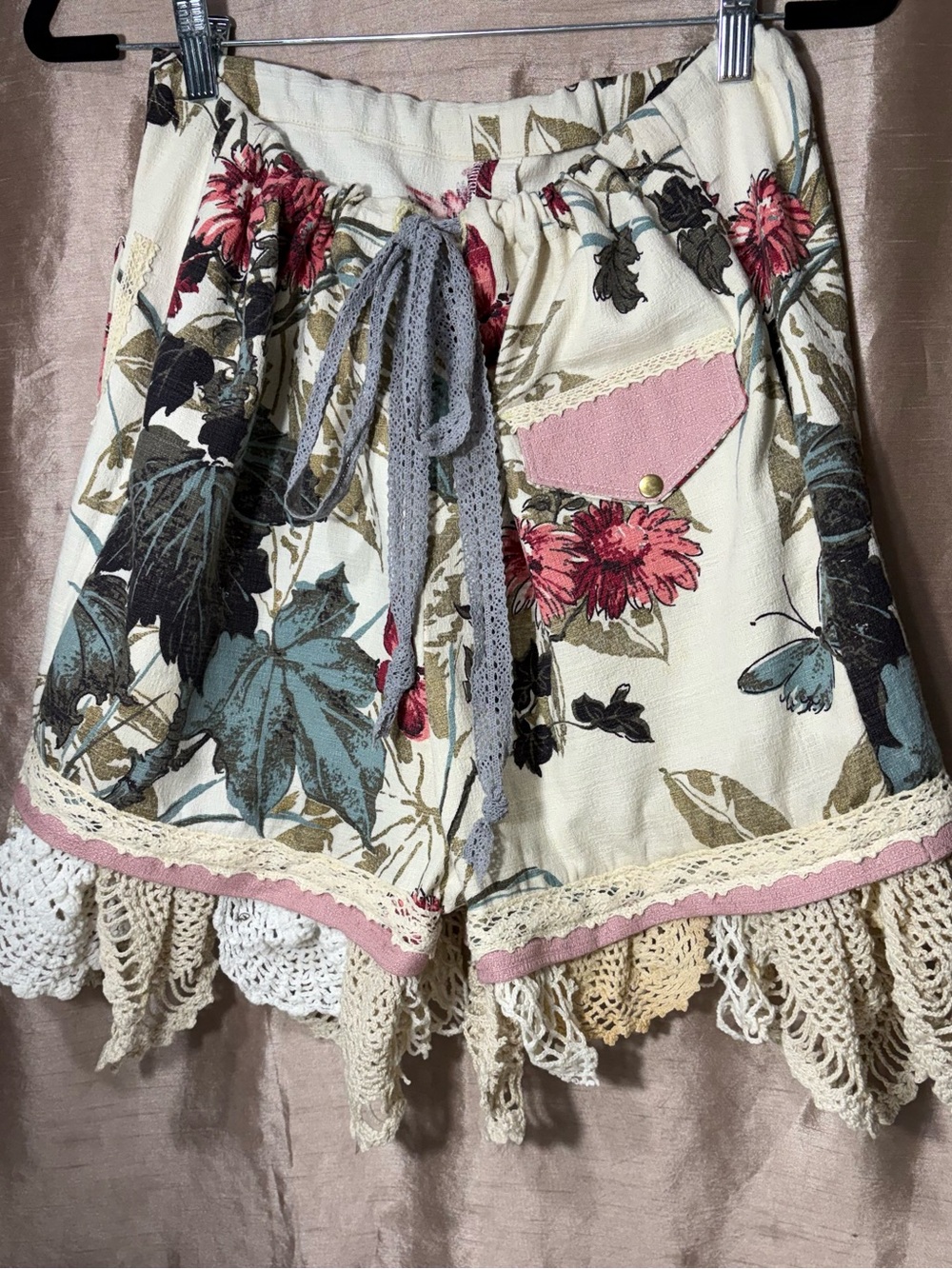 Floral Crochet Trim Drawstring Shorts - Cream Pink Blue - Picture 4 of 16